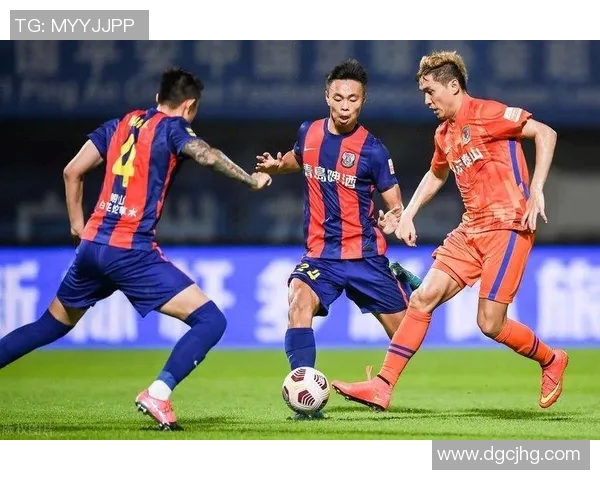 深圳篮球队以77分领跑世界杯积分榜展现强劲实力与团队合作精神